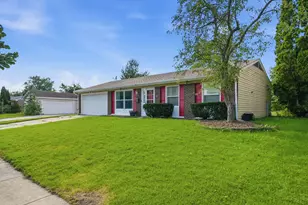 206 Judy Ln, Streamwood, IL 60107 - Photo 3