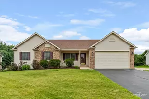 1403 Prairie Wind Dr, Sandwich, IL 60548 - Photo 1