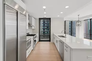 240 E Illinois St, Chicago, IL 60611 - Photo 5