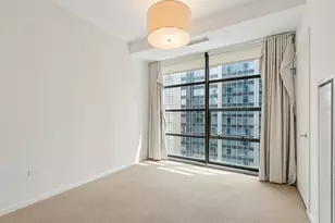 240 E Illinois St, Chicago, IL 60611 - Photo 13
