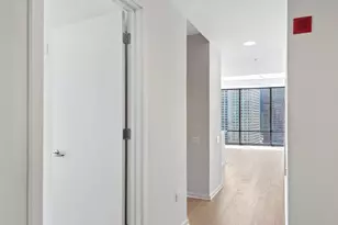 240 E Illinois St, Chicago, IL 60611 - Photo 17