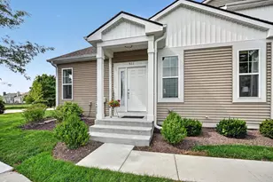 511 Amherst Dr, Sycamore, IL 60178 - Photo 1