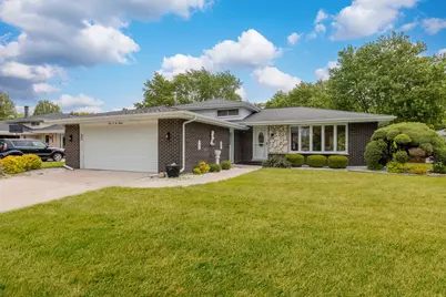 9S215 Florence Avenue, Downers Grove, IL 60516 - Photo 1