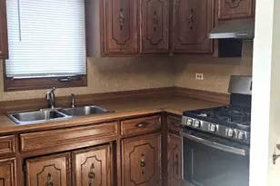 7112 W 85th Pl, Burbank, IL 60459 - Photo 5