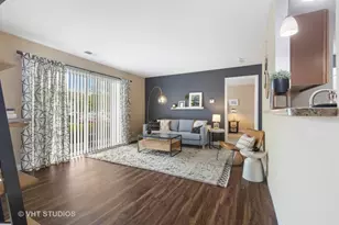 53 Kensington Cir, Wheaton, IL 60189 - Photo 9
