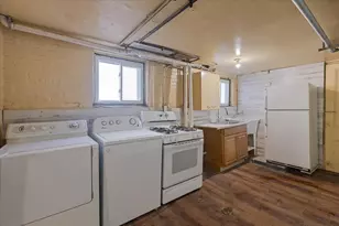 6515 N Maplewood Ave, Chicago, IL 60645 - Photo 35