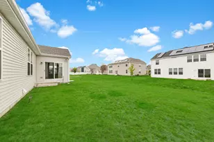 135 S Devoe Dr, Oswego, IL 60543 - Photo 25