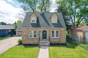 216 Wilcox Ave, Elgin, IL 60123 - Photo 1