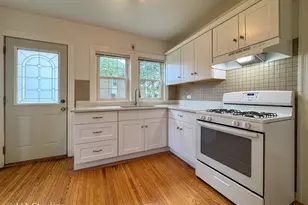 216 Wilcox Ave, Elgin, IL 60123 - Photo 9