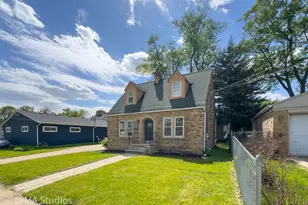 216 Wilcox Ave, Elgin, IL 60123 - Photo 3
