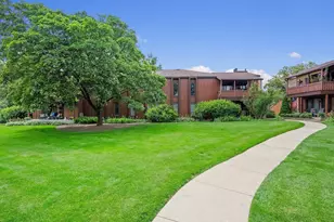 1S055 Spring Rd, Oakbrook Terrace, IL 60181 - Photo 23