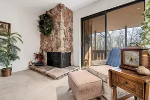 1S055 Spring Rd, Oakbrook Terrace, IL 60181 - Photo 5