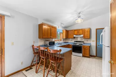 285 E Legner Street, Leland, IL 60531 - Photo 5