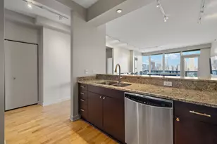 1211 S Prairie Ave, Chicago, IL 60605 - Photo 9