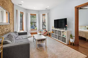 846 W Newport Ave, Chicago, IL 60657 - Photo 3