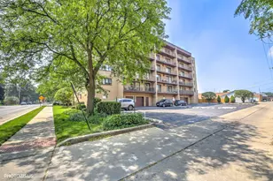 1380 Oakwood Ave, Des Plaines, IL 60016 - Photo 3