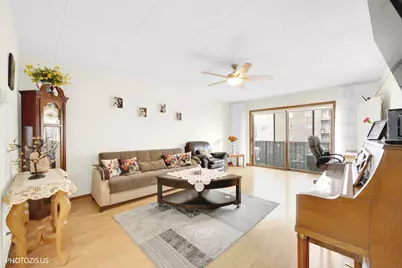 1380 Oakwood Avenue #204, Des Plaines, IL 60016 - Photo 13