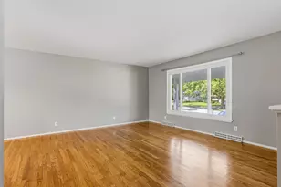 1906 Crescent Dr, Champaign, IL 61821 - Photo 9
