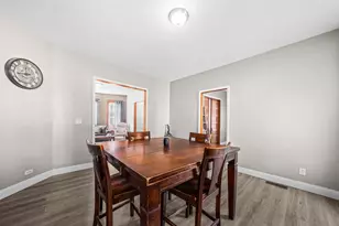 935 N Court St, Rockford, IL 61103 - Photo 9