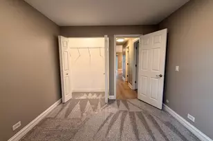 82 Holmes Way, Schaumburg, IL 60193 - Photo 9