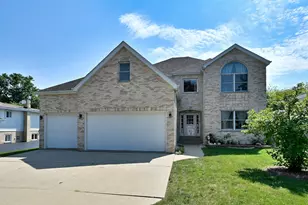753 N Willow Rd, Elmhurst, IL 60126 - Photo 1