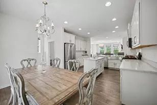 2492 Huntleigh Ln, Woodridge, IL 60517 - Photo 9