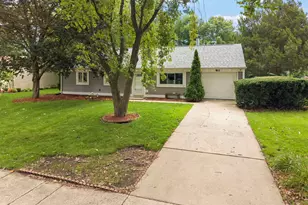 61 Eastfield Rd, Montgomery, IL 60538 - Photo 3