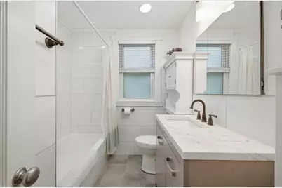 6542 N Maplewood Avenue, Chicago, IL 60645 - Photo 23