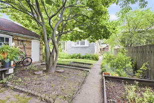 6542 N Maplewood Ave, Chicago, IL 60645 - Photo 33