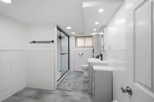 6542 N Maplewood Ave, Chicago, IL 60645 - Photo 15