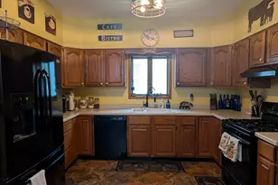 739 N 11th St, Dekalb, IL 60115 - Photo 7