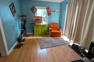 739 N 11th St, Dekalb, IL 60115 - Photo 9