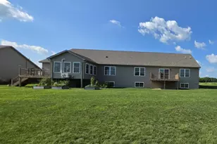 735 Yingling Dr, Dixon, IL 61021 - Photo 5
