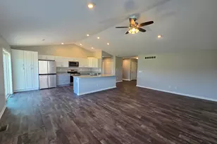 735 Yingling Dr, Dixon, IL 61021 - Photo 9