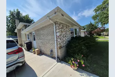 6842 N Central Avenue, Chicago, IL 60646 - Photo 1