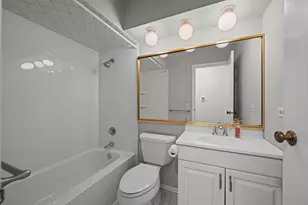 190 S Circle Ave, Bloomingdale, IL 60108 - Photo 17