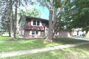 1085 Mallard Dr, Bradley, IL 60915 - Photo 1