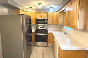 1085 Mallard Dr, Bradley, IL 60915 - Photo 7