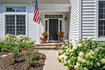 28620 Ashford Court, Lake Bluff, IL 60044 - Photo 3