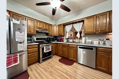 410 Broadway Avenue, Sterling, IL 61081 - Photo 11