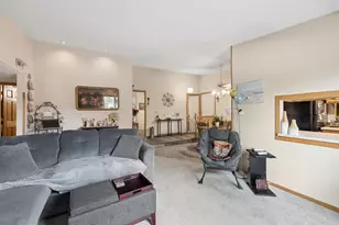 14003 James Dr, Crestwood, IL 60418 - Photo 5