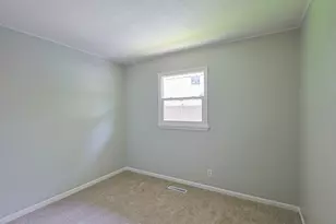 414 Tulsa Ave, Carpentersville, IL 60110 - Photo 13