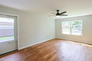 414 Tulsa Ave, Carpentersville, IL 60110 - Photo 7