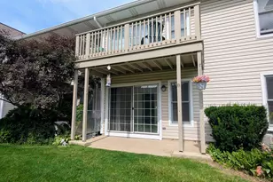 1880 Fox Run Dr, Elk Grove Village, IL 60007 - Photo 9