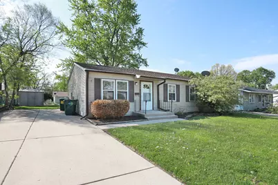 111 Elm Lane, Streamwood, IL 60107 - Photo 3