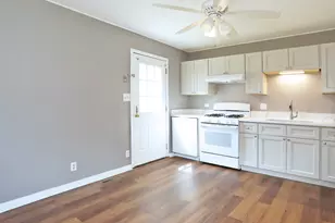 111 Elm Ln, Streamwood, IL 60107 - Photo 5