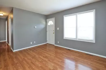 111 Elm Lane, Streamwood, IL 60107 - Photo 9