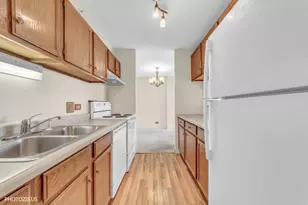 1840 Huntington Blvd, Hoffman Estates, IL 60169 - Photo 9