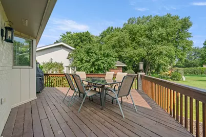 11512 Woodglen Lane, Burr Ridge, IL 60527 - Photo 17