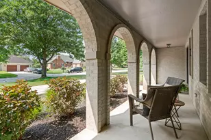 11512 Woodglen Ln, Burr Ridge, IL 60527 - Photo 5